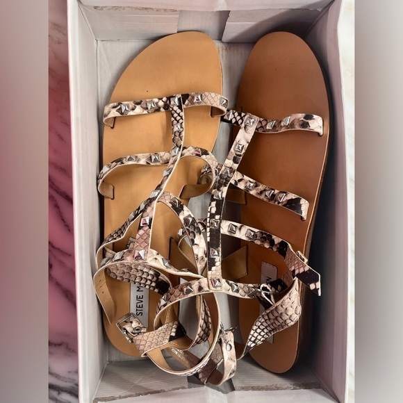 STEVE Madden Beyond Ankle Strap Sandals - Picture 9 of 10
